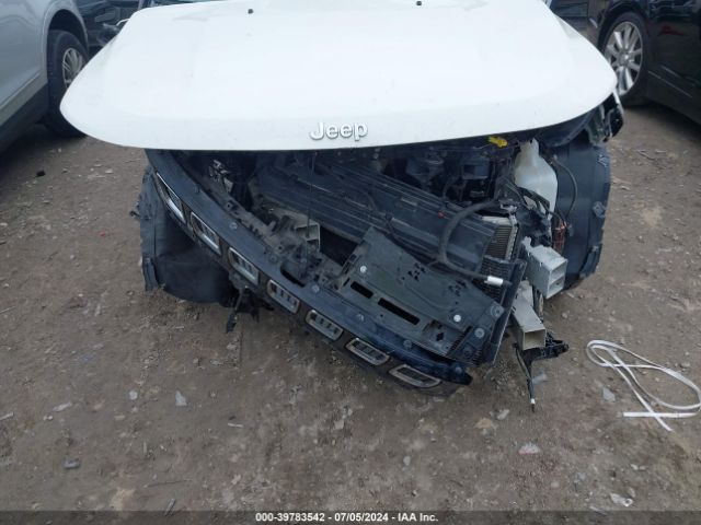 3C4NJCBB9JT488601 Jeep Compass Latitude Fwd