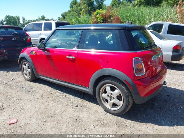 2009 MINI COOPER WMWMF33599TW73273 Photo 2