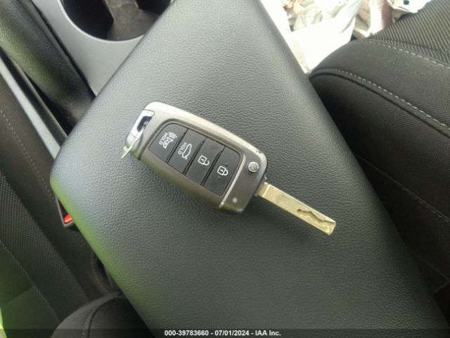 5NPLL4AG6NH075321 Hyundai ELANTRA SE