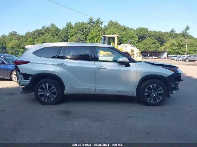 Toyota Highlander Xle 2022 5TDGZRBHXNS191698 Image 14