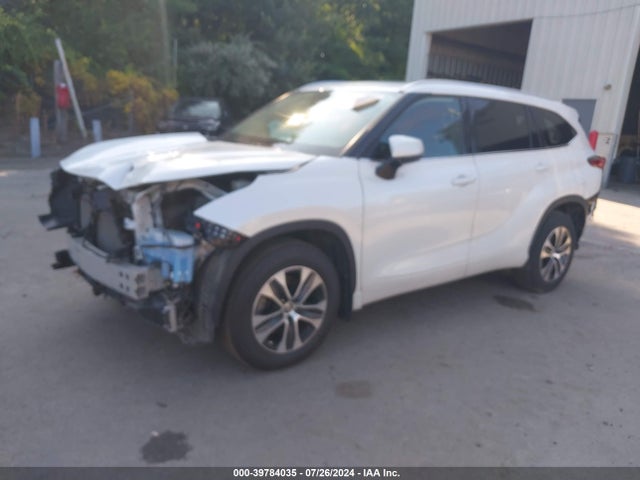 Toyota Highlander Xle 2022 5TDGZRBHXNS191698 Image 2