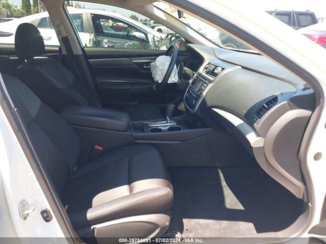 1N4AL3AP0HC246880 Nissan Altima 2.5 Sr