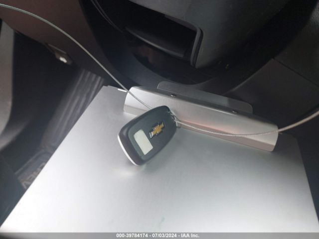 3GNAXKEX1JS523319 Chevrolet EQUINOX LT