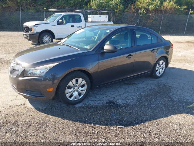 Chevrolet Cruze Ls Auto 2014 1G1PA5SG8E7447105 Image 2