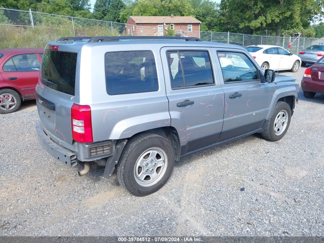 1C4NJPBB6HD200590 Jeep Patriot Sport Fwd