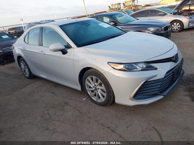 Toyota CAMRY LE 2023 4T1C11AKXPU084293 main image