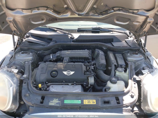 2010 MINI COOPER CLUBMAN WMWML3C52ATX38400 Photo 9