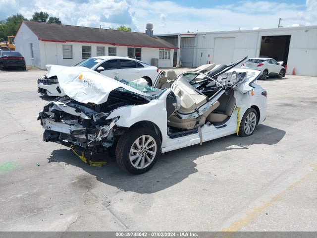 Toyota CAMRY LE 2022 4T1C11AK1NU698212 Image 2