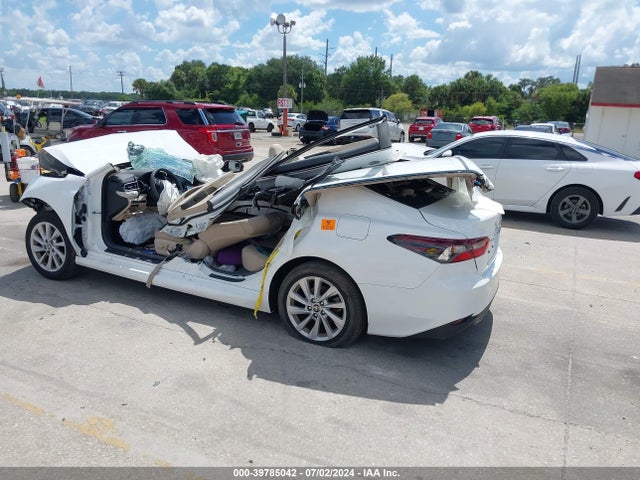 Toyota CAMRY LE 2022 4T1C11AK1NU698212 Image 3