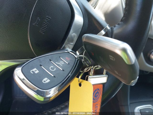 3GNAXKEX1JS577011 Chevrolet EQUINOX LT