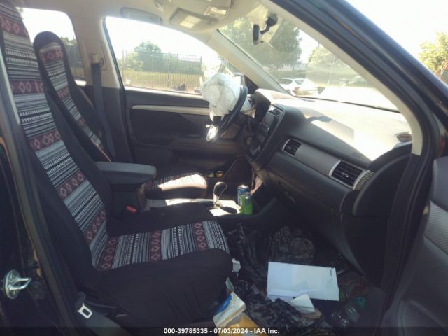 JA4AZ3A39GZ018100 Mitsubishi Outlander Es