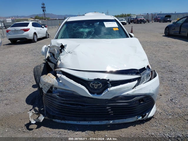 Toyota CAMRY LE 2018 JTNB11HK4J3018076 Image 11