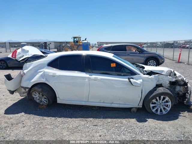 Toyota CAMRY LE 2018 JTNB11HK4J3018076 Image 12