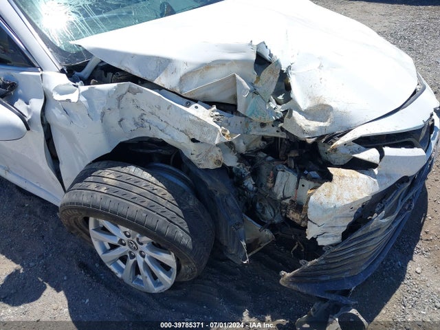 Toyota CAMRY LE 2018 JTNB11HK4J3018076 Image 6