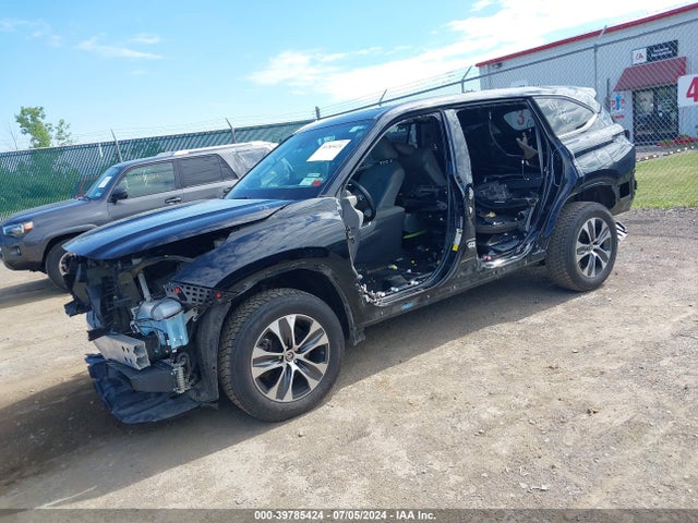 Toyota Highlander Xle 2021 5TDHZRBH2MS545930 Image 2