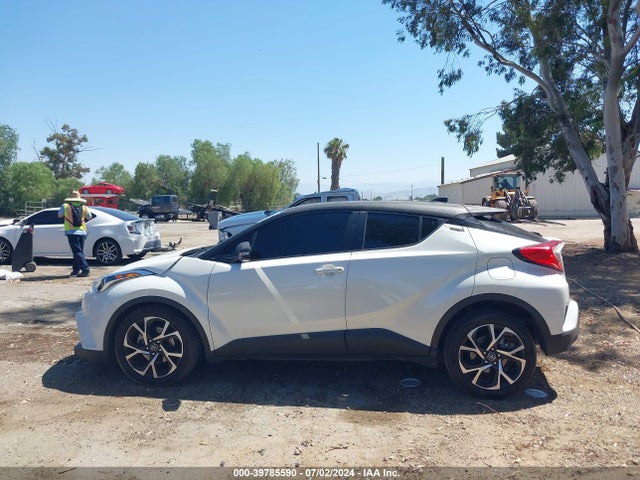 Toyota C-HR XLE 2019 JTNKHMBX3K1045221 Image 14