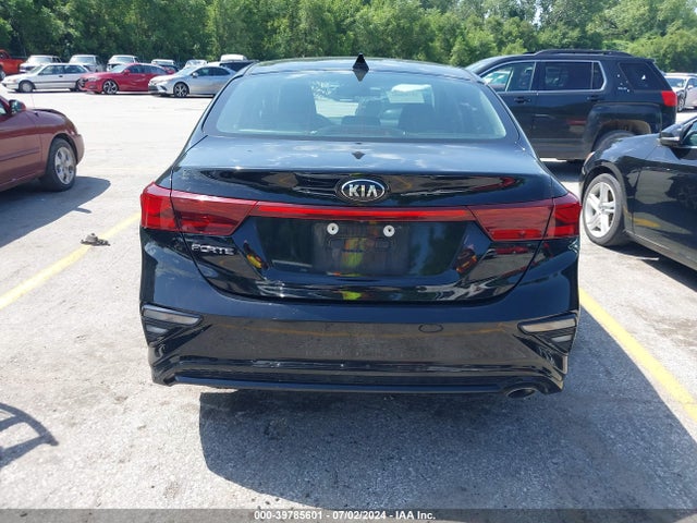 2021 Kia Forte Lxs მანქანა იყიდება აუქციონზე, vin: 3KPF24AD0ME310076, აუქციონის ნომერი: 39785601