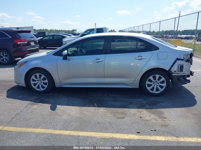 Toyota COROLLA LE 2022 JTDEPMAEXN3017607 Image 14