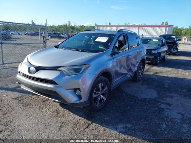 Toyota Rav4 Xle 2017 2T3WFREV9HW329188 Image 2