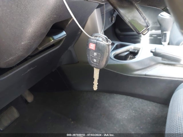 Toyota Rav4 Xle 2017 2T3WFREV8HW379600 Image 11