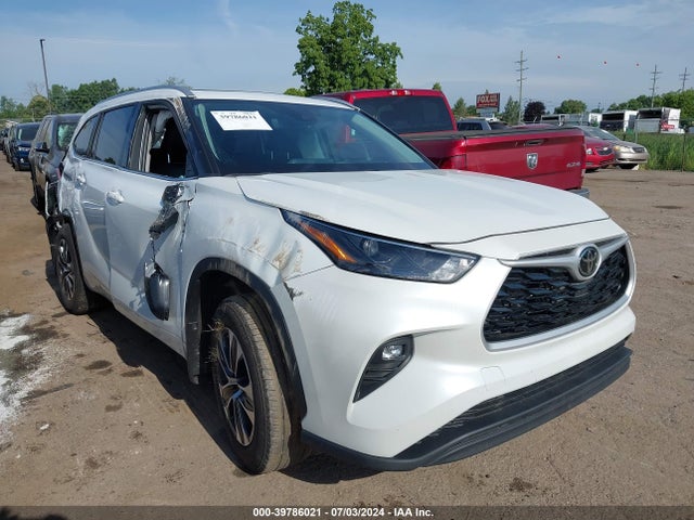 Toyota Highlander Xle 2022 5TDGZRBH5NS244890 Image 1