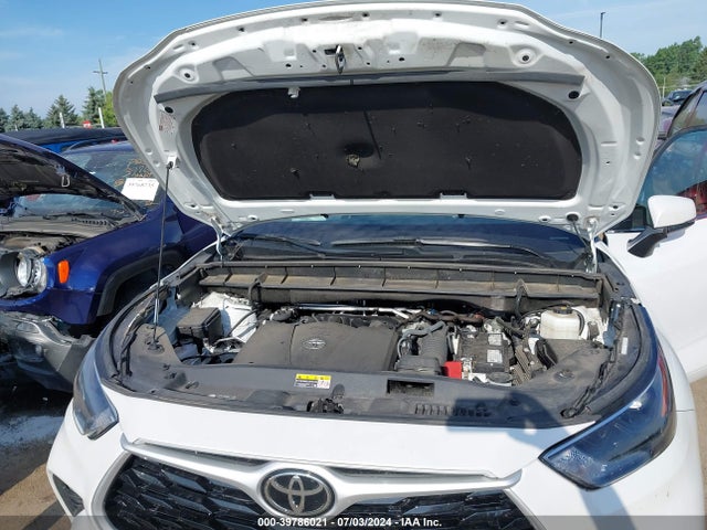 Toyota Highlander Xle 2022 5TDGZRBH5NS244890 Image 10