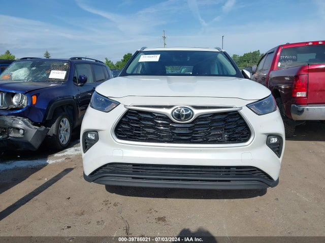 Toyota Highlander Xle 2022 5TDGZRBH5NS244890 Image 12