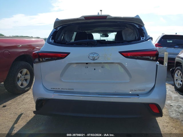 Toyota Highlander Xle 2022 5TDGZRBH5NS244890 Image 16