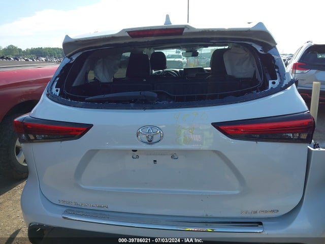 Toyota Highlander Xle 2022 5TDGZRBH5NS244890 Image 17