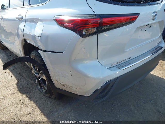 Toyota Highlander Xle 2022 5TDGZRBH5NS244890 Image 18