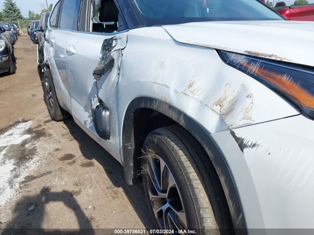Toyota Highlander Xle 2022 5TDGZRBH5NS244890 Image 21