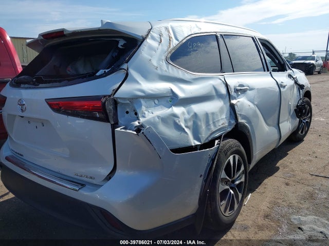 Toyota Highlander Xle 2022 5TDGZRBH5NS244890 Image 4