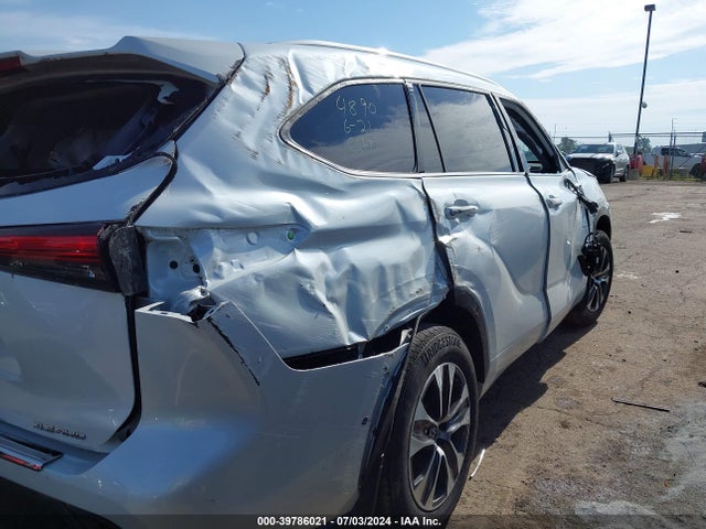 Toyota Highlander Xle 2022 5TDGZRBH5NS244890 Image 6