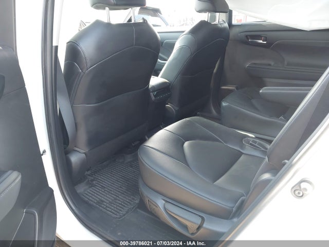 Toyota Highlander Xle 2022 5TDGZRBH5NS244890 Image 8