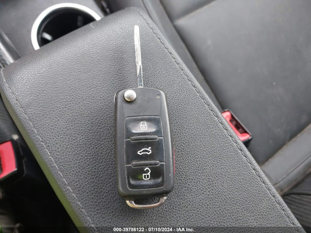 3VWHP7AT4EM606547 Volkswagen Beetle 2.5l