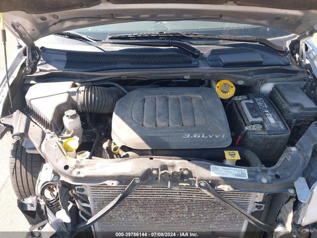 2C4RC1JG5GR111241 Chrysler Town & Country Limited