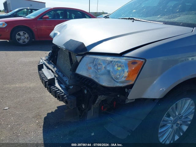 2C4RC1JG5GR111241 Chrysler Town & Country Limited