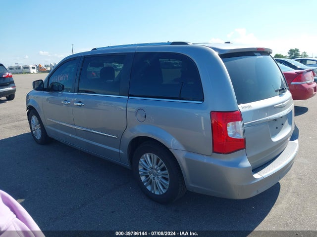 2C4RC1JG5GR111241 Chrysler Town & Country Limited