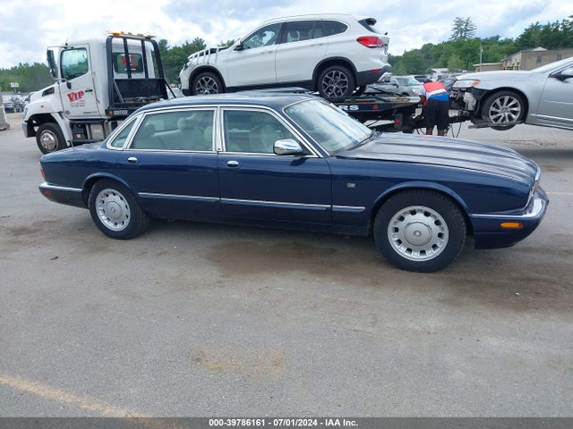 1999 JAGUAR XJ8 SAJKD604XXC869363 Photo 0