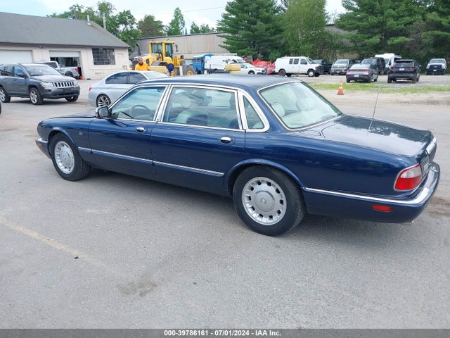 1999 JAGUAR XJ8 SAJKD604XXC869363 Photo 2