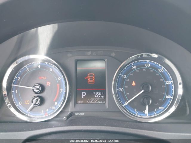 2T1BURHE9KC222160 Toyota COROLLA LE