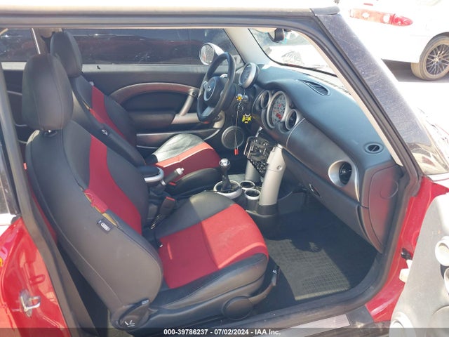 2006 MINI COOPER S WMWRE33566TN27627 Photo 4