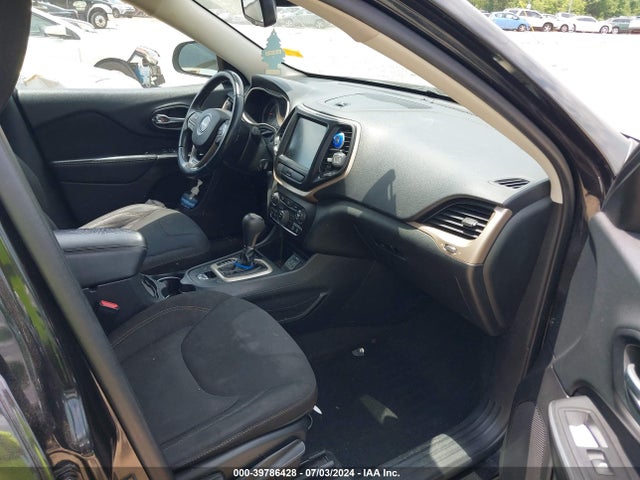 1C4PJLCB2FW781135 Jeep Cherokee Latitude Altitude