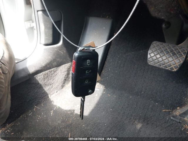 1VWAP7A33EC008839 Volkswagen Passat 2.5l S