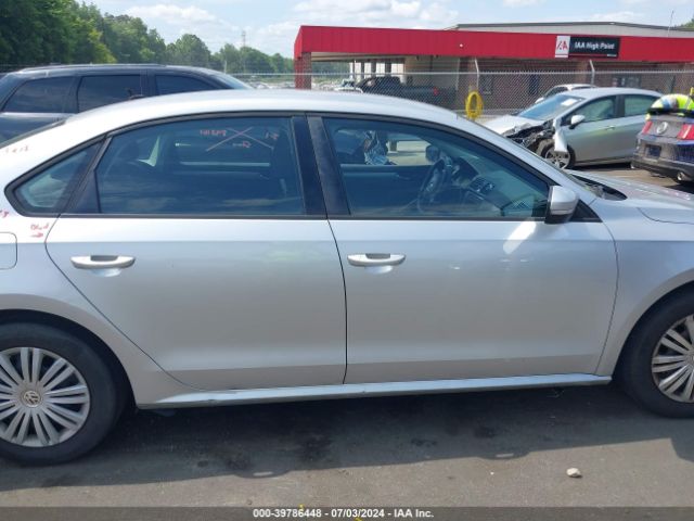 1VWAP7A33EC008839 Volkswagen Passat 2.5l S
