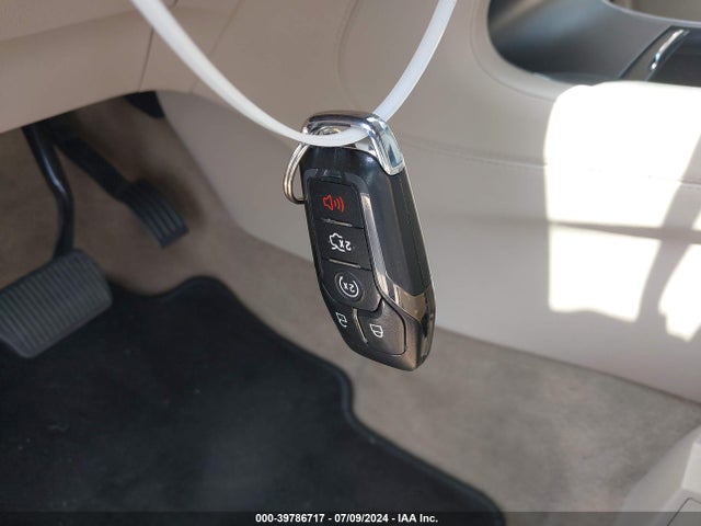 5LMCJ3B98FUJ31131 Lincoln Mkc Black Label