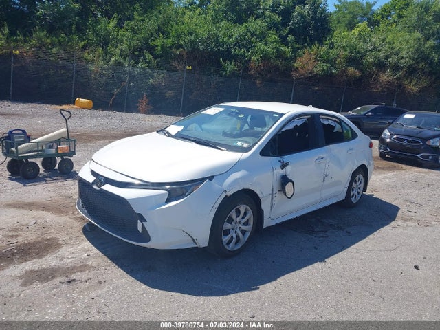 Toyota COROLLA LE 2022 JTDEPMAE9N3010812 Image 2