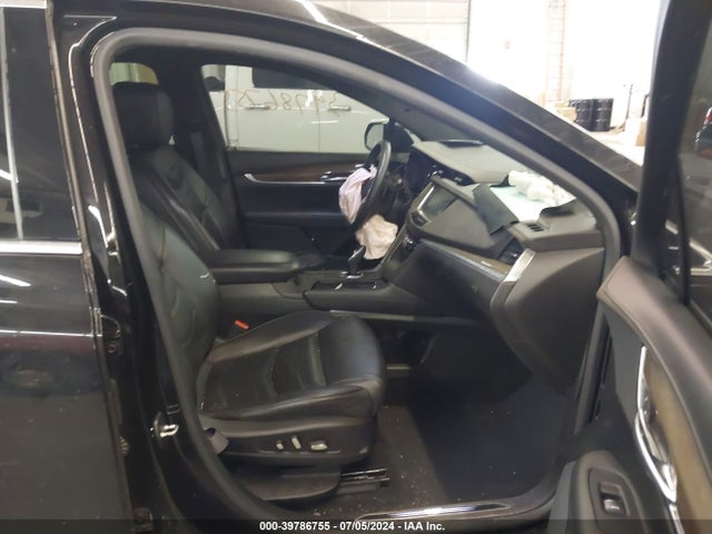 2017 CADILLAC XT5 1GYKNFRS2HZ226883 Photo 4