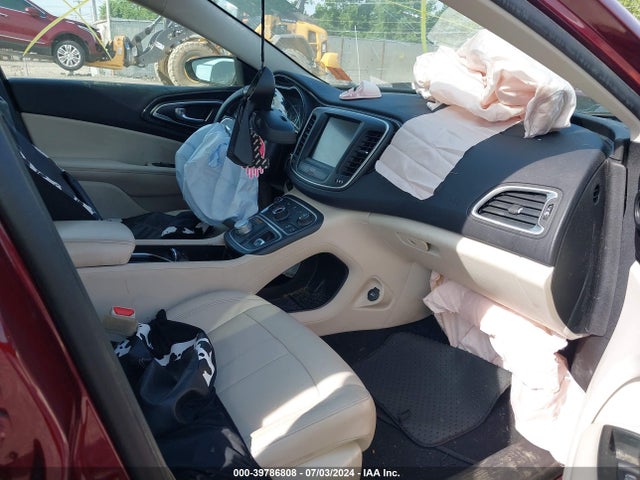 Chrysler 200 C 2015 1C3CCCCB1FN520761 Image 5