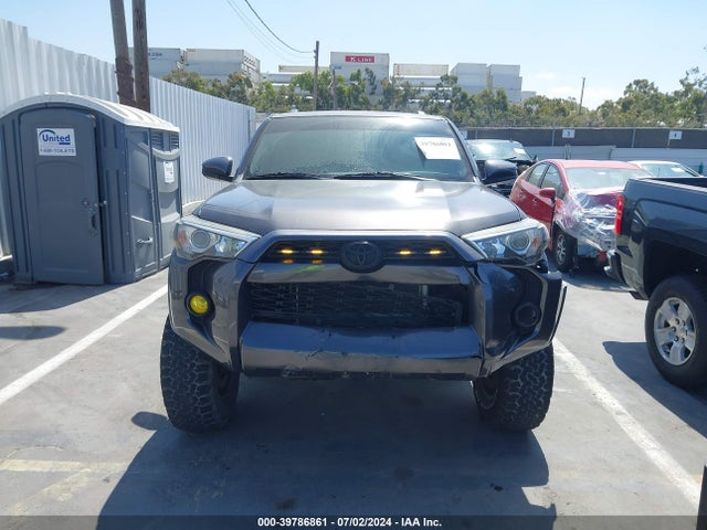 Toyota 4RUNNER SR5 2017 JTEZU5JR2H5158629 Image 12